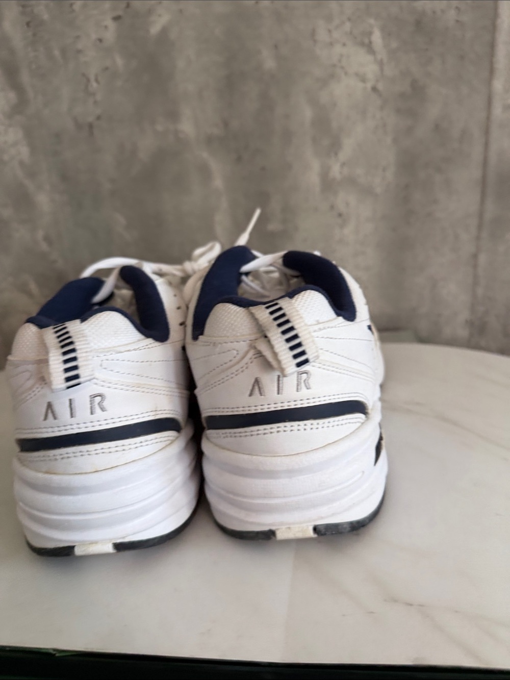 Nike air monarch IV White Sneakers with Navy Swoosh 9 men’s (1 - Picture 4 of 6